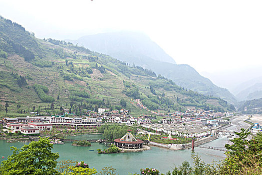 lo bach thu khung 2 ngay