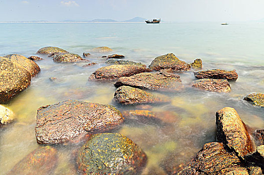 lo song thu hom nay