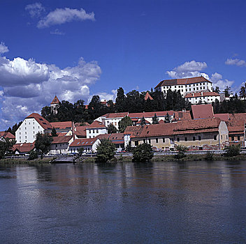 bach thu kep khung 2 ngay